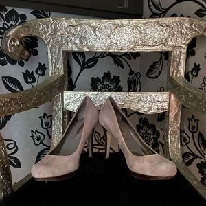 Banana republic gray suede pump